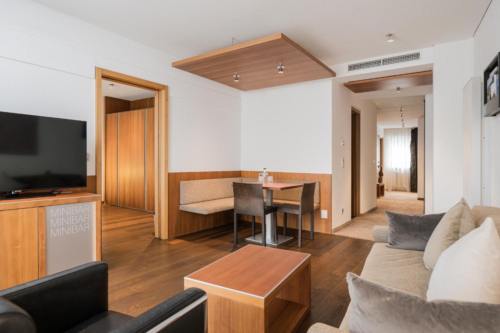 Lindenhof Pure Luxury & Spa Dolcevita Resort ナトゥルノ エクステリア 写真